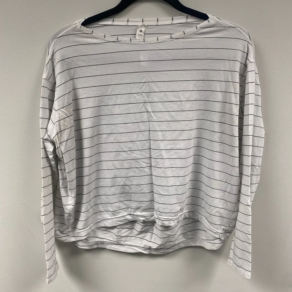 Lululemon Back In Action Long Sleeve Short Serve Stripe White Black Stripe Sz 6